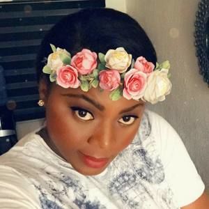 Meet your Posher, Eniye